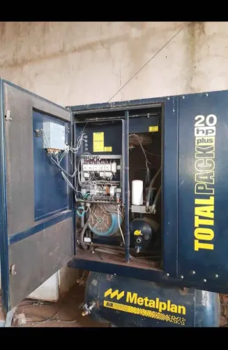 Compressor de Ar parafuso Metalplan Total Pack Plus 20 HP com secador AcopladoReservatorio