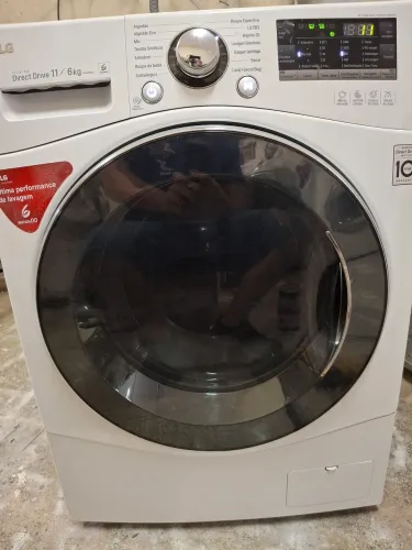 Lava e seca semi nova 110v