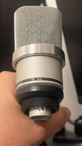Microfone Condensador de Estúdio Neumann TLM102