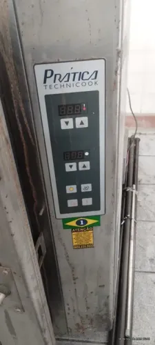 Forno Industrial Combinado Prática, 220v com cavalete.