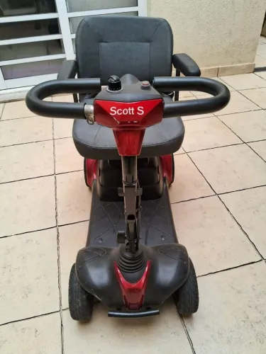 Cadeira de Rodas Motorizada Ottobock Scott S 136Kg Dobrável Vermelha