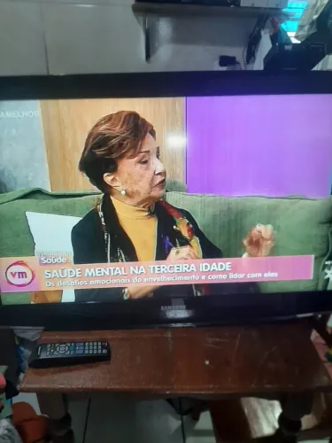 Televisão Samsung 43 polegadas não é esmart