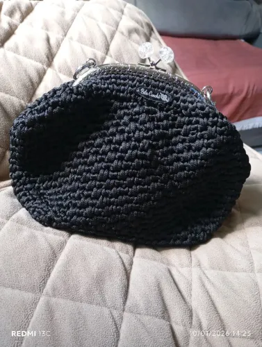 Bolsa prata de crochê 