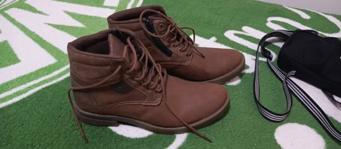 Bota Marrom 