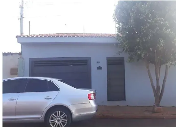 Casa para venda possui 250 metros quadrados com 2 quartos em Centro - Pitangueiras - SP