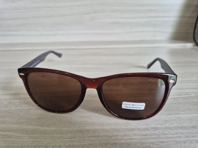 Óculos de sol escuro Tommy Hilfiger original