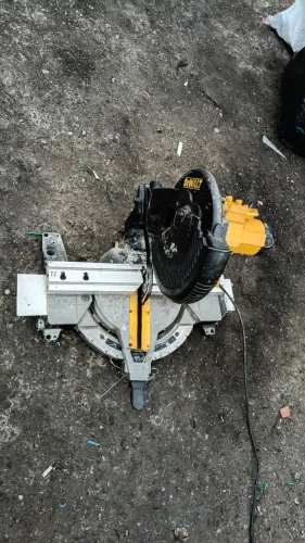 Vendo Serra Esquadria Dewalt 10" 254mm Modelo DW715 para concerto ou retirada de peças.