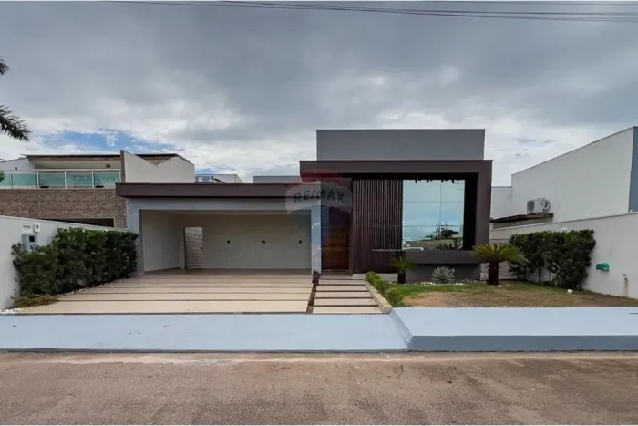 Locação ou Venda Luxuosa Casa de Alto Padrão com 3 suítes, ambientes integrados