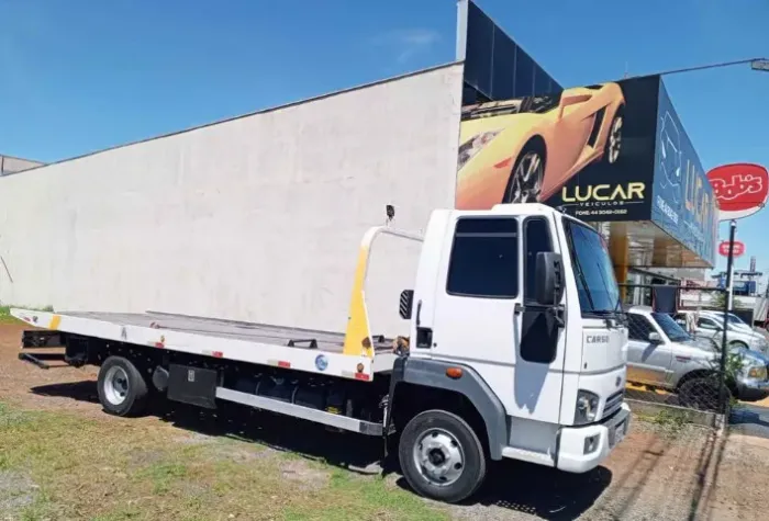 Ford Cargo Plataforma 6 Metros - Pronto para Trabalhar | Excelente Estado!