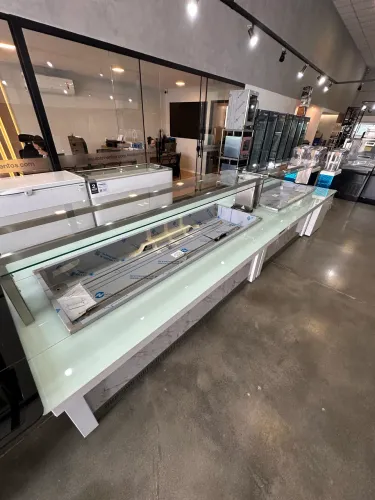 Buffet completo quente 2 metros e o frio 1.75M e módulo porta balança - Gelopar
