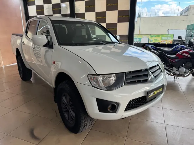 Mitsubishi L200 Triton GL 3.2 CD TB Int. Dies. Mec. 2018