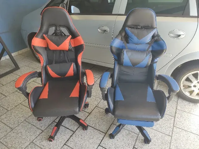 Cadeira Gamer azul e preto em ótimo estado.