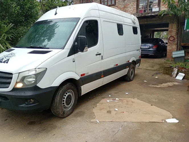 Motorhome Sprinter 313 2.2 pego trocas até R$120 mil