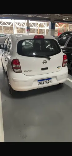 Nissan March SV 1.6 16V Flex Fuel 2013