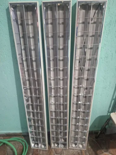 Luminária com lâmpada 