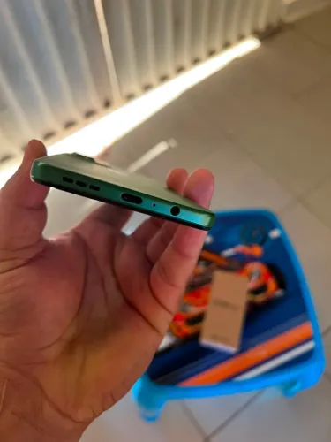 Moto g35 128gb em excelente estado aparelho contem caixa