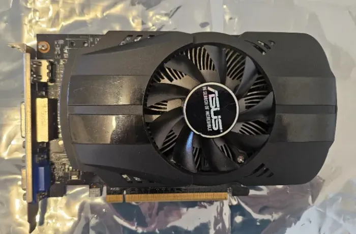 Placa de vídeo Asus Nvidia GTX 750 GDDR5