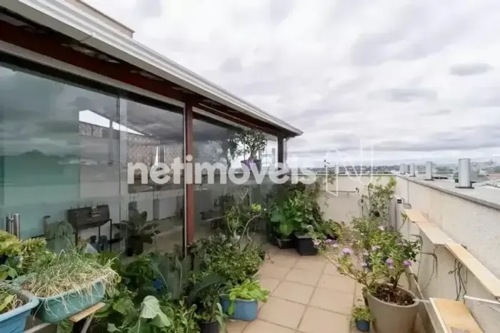 Cobertura 3 quartos com suíte e 2 vagas 140m²; à venda no Santa Terezinha!