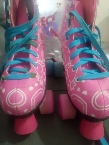 Patins usado 4 vezes novinho pra vender rapido.contato *48 whatzap