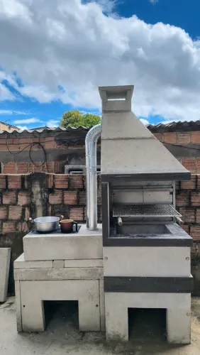 Churrasqueira + fogão a lenha 