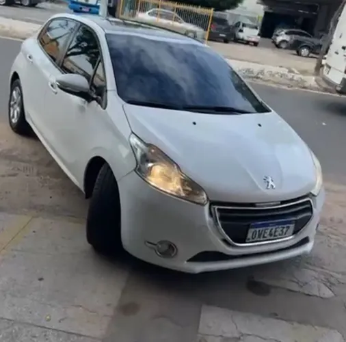 Peugeot 208 Allure 1.5 Flex 8V 5P 2015