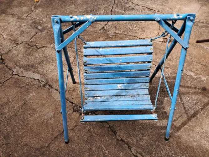 Balanço infantil antigo 