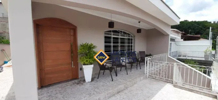 Casa com 3 dormitórios (1 suíte), em Amparo/SP