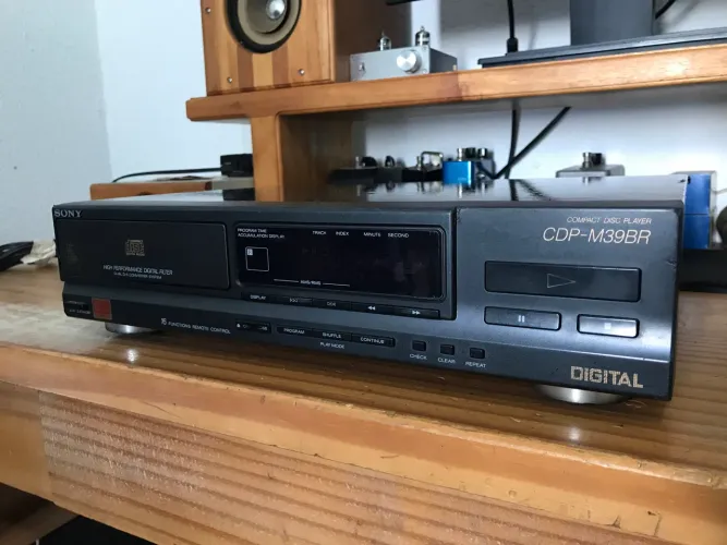 CD Player Sony Modelo CDP-M39