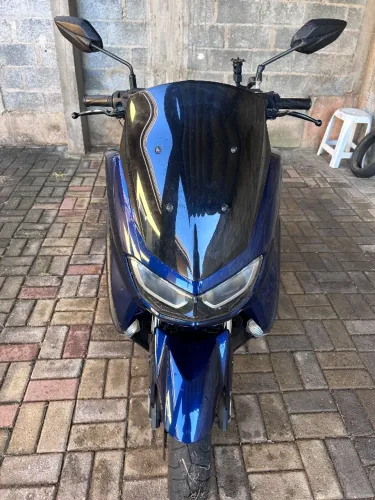 NMAX 2021 azul com km baixa