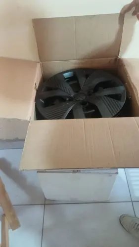 Rodas com calotas para polo 2026 originais