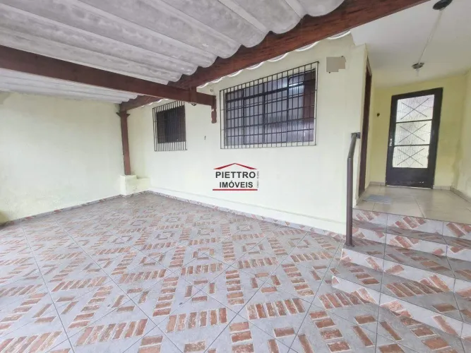 Casa para Locação em São Caetano do Sul  Bairro Mauá | 2 Dormitórios + Quintal + 01 Vaga