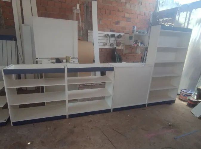 Móveis novos pronta entrega para farmácia ou lojas