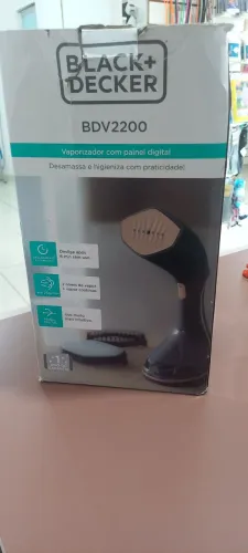 Vaporizador digital desamassa e higieniza as roupas