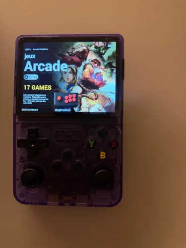 Game console 