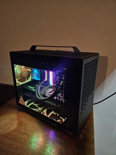 Pc gamer mini ITX AMD Ryzen 7 9800X3D! RTX 5080! B850! 32gb DDR5!