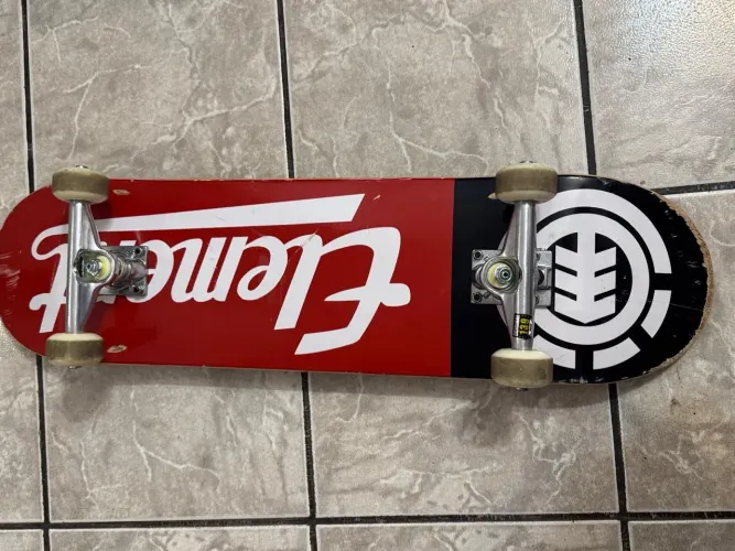 Skate completo usado pouquíssimas vezes 