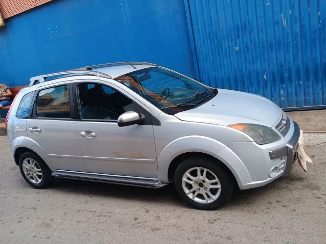 Ford Fiesta Trail 1.6 8V Flex 5P 2008