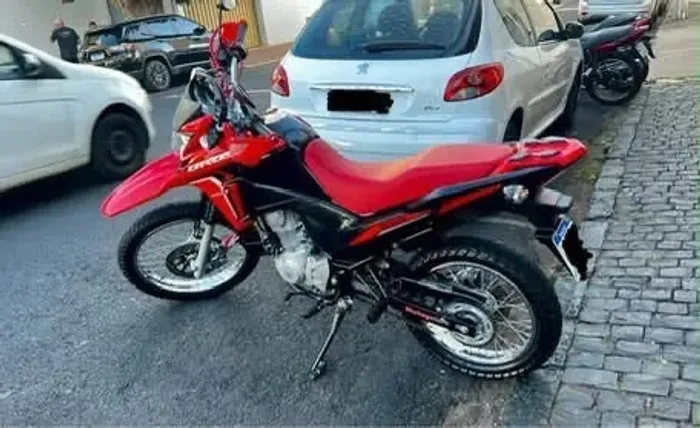 Vendo Honda NXR Bros 160 2024, com apenas 13 mil km! Oportunidade única!