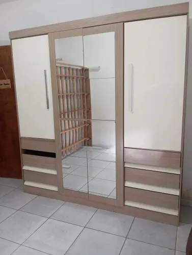 Guarda roupa casal 
