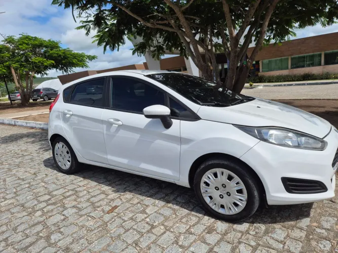 Ford Fiesta 1.5 16V Flex Mec. 5P 2015