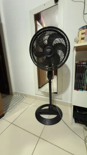 Ventilador de coluna Britânia Turbo - preto