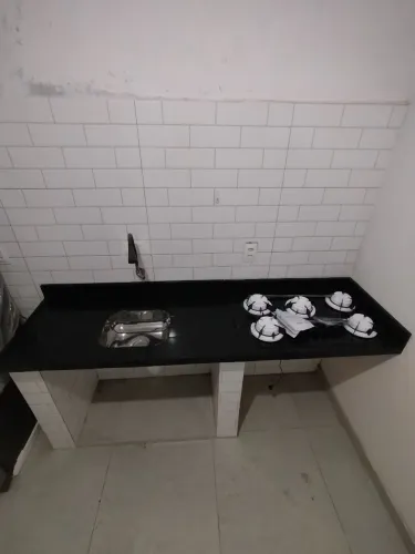 Bancadas e pias (mármores e granitos )