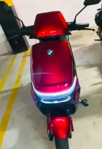 Vendo scooter elétrica nova comprada no mês 3 apenas com 300 km
