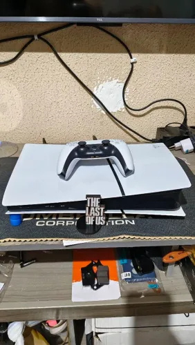 Ps5 slim digital 1tb 4 meses de uso. Nota . 3500. Pego trocas em celular e ps5. Leia ?