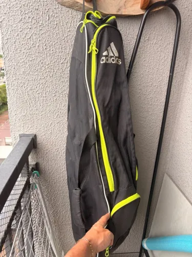 Bolsa Adidas para levar raquete ou taco