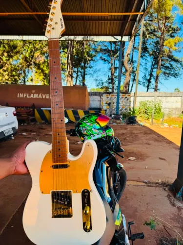 Guitarra benson hardy serie  white gold t904 
