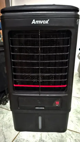 Climatizador Amvox 18L com pequeno defeito