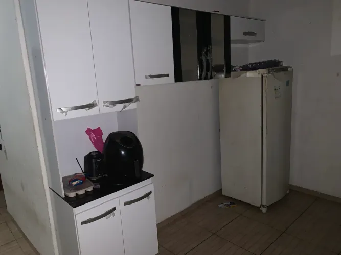 Vendo armário semi novo