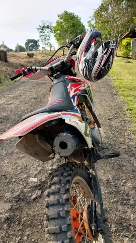 Xr 200 de trilha