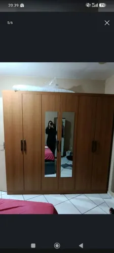 Vendo guarda roupa novo, com 5 meses de uso. Em perfeito estado de conservação! 